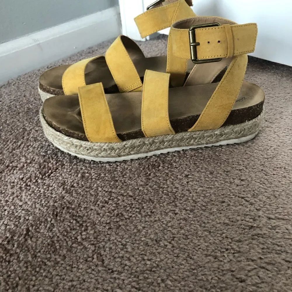 Universal Thread Espadrille sandals - Picture 3 of 4